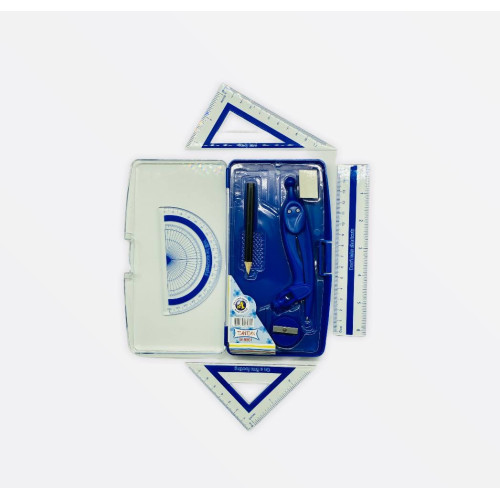 Готовальня пластиковая – набор для черчения с циркулем, линейкой, транспортиром-1